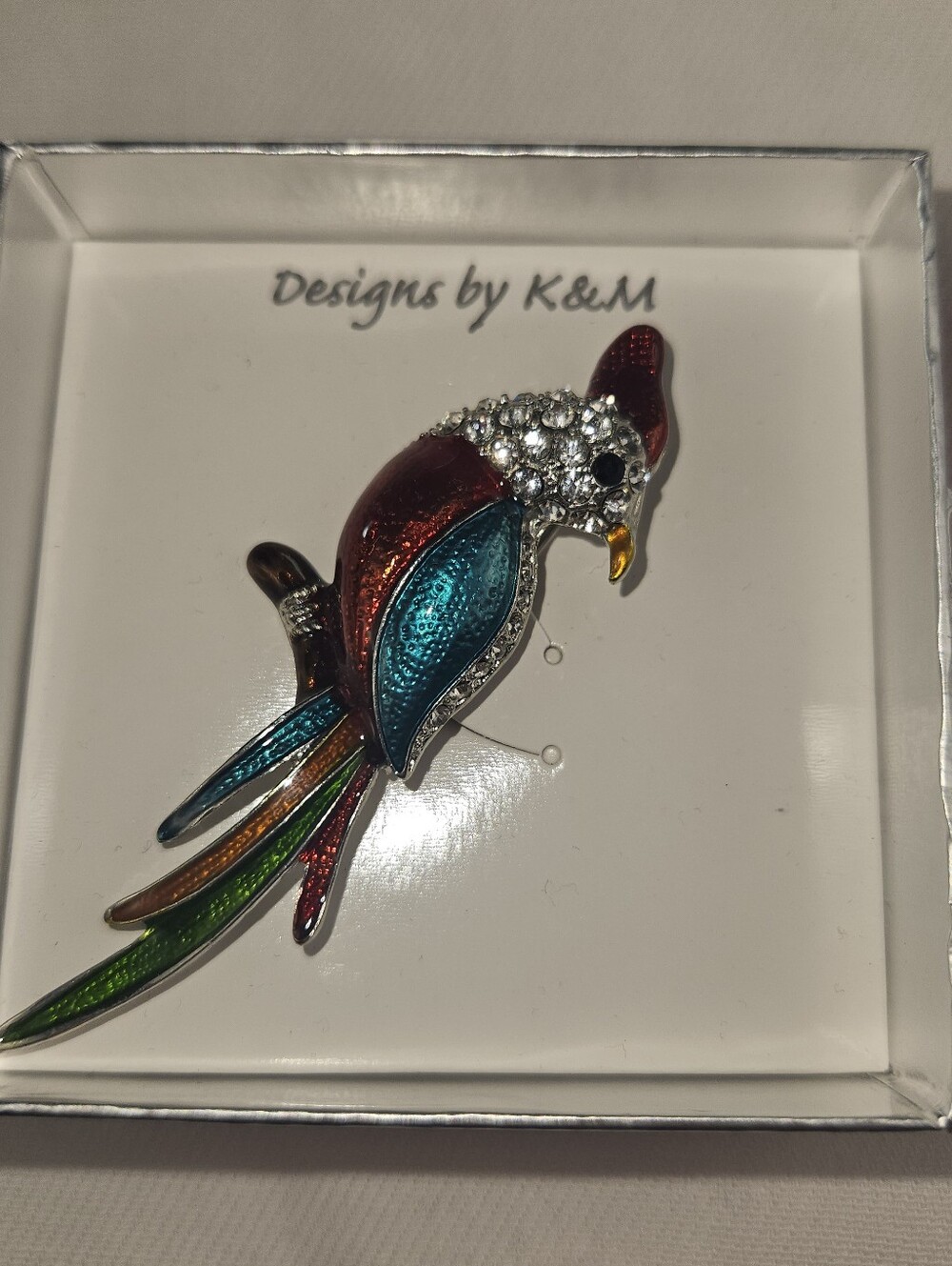 Designs by K&M Vintage Cockatoo Bird Brooch Enamel Rhinestone Pin New & Boxed